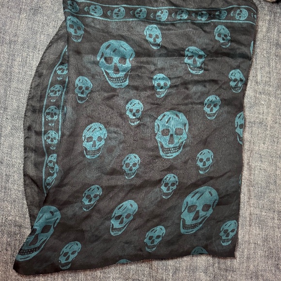 Alexander McQueen Navy Silk Sheer Skulls Scarf Wrap Shawl 40" x 48" - Picture 1 of 3